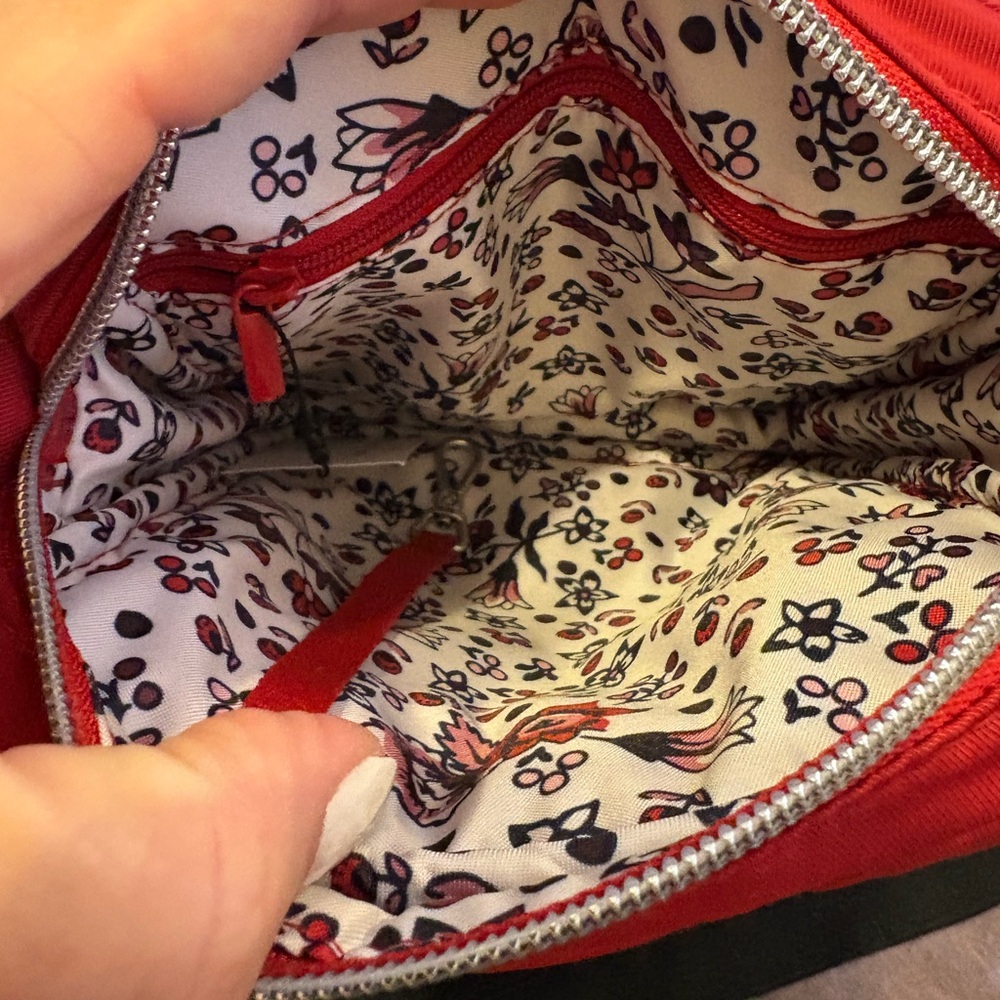 NWT Vera Bradley Red Quilted Crossbody Bag - Picture 4 of 7